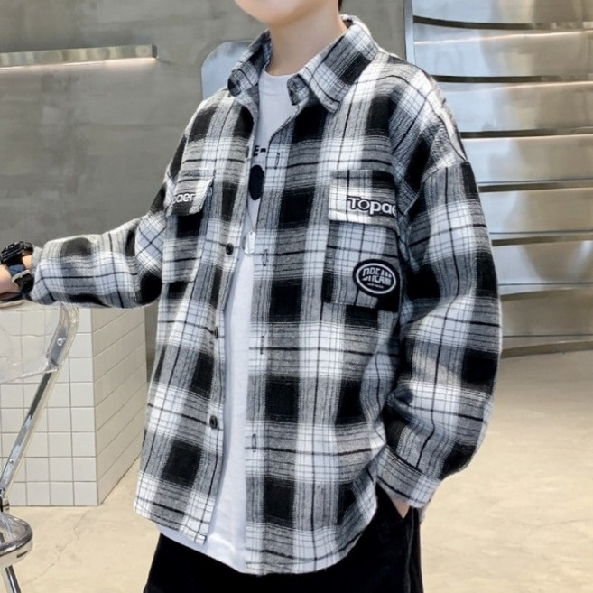 이유몽 오버핏 카라넥 배색 체크 와펜 긴팔 셔츠 E6S340