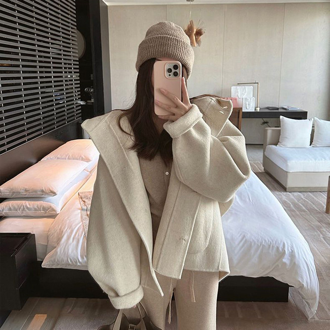 Goodif 女款氣球袖鈕扣短版大衣