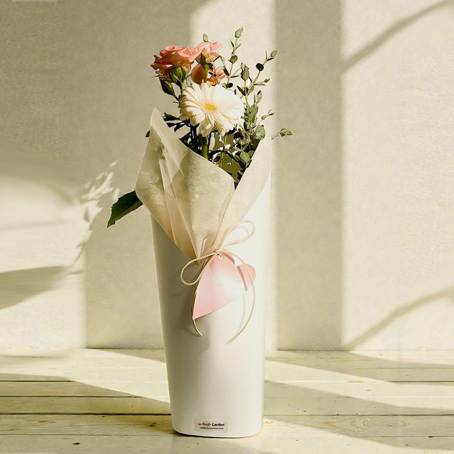 프레시가든 생화 미니 트로피 꽃다발, 화이트