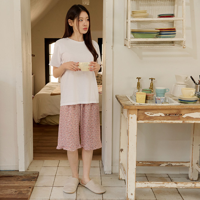 Jjiniya 女性伊蕾花朵60支嫘縈七分睡褲 AP7-962