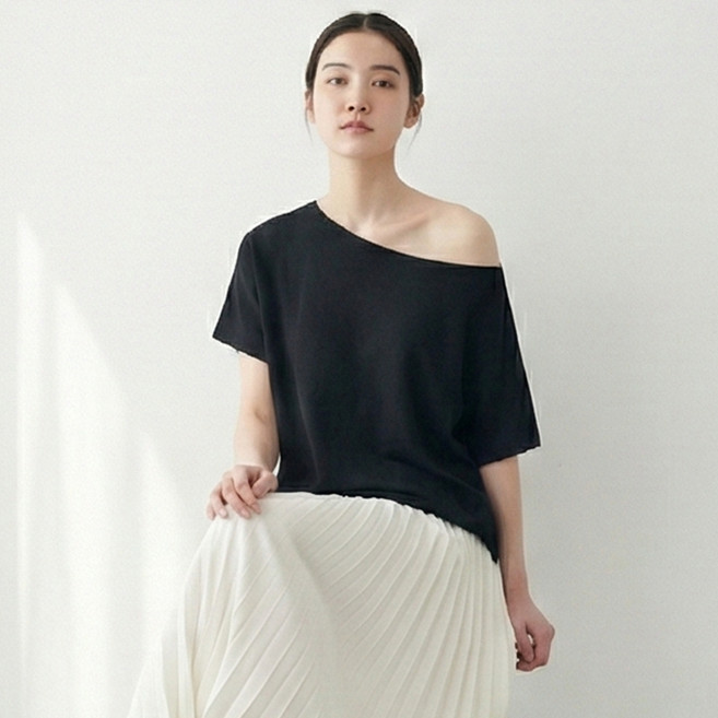 Sonio 女款不對稱蝙蝠袖短袖針織衫