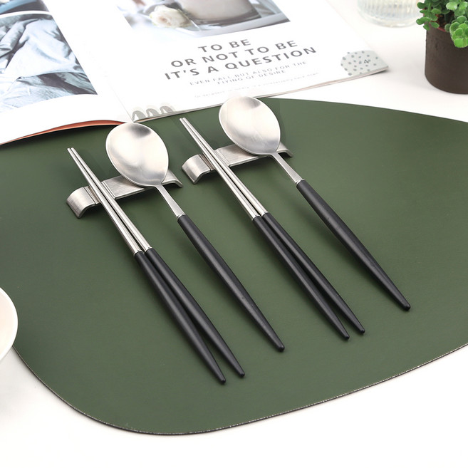 보겐 에펠 실버 수저 + 받침 2인 세트, 블랙, 블랙, 1세트, 숟가락 2p + 젓가락 2p + 스텐 수저 받침 2p