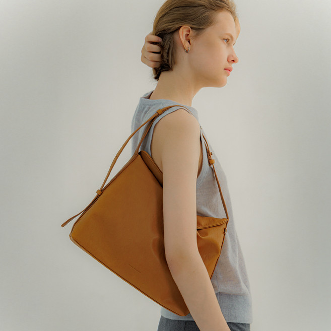 ALICE MARTHA 丹佛斜背包, Tan