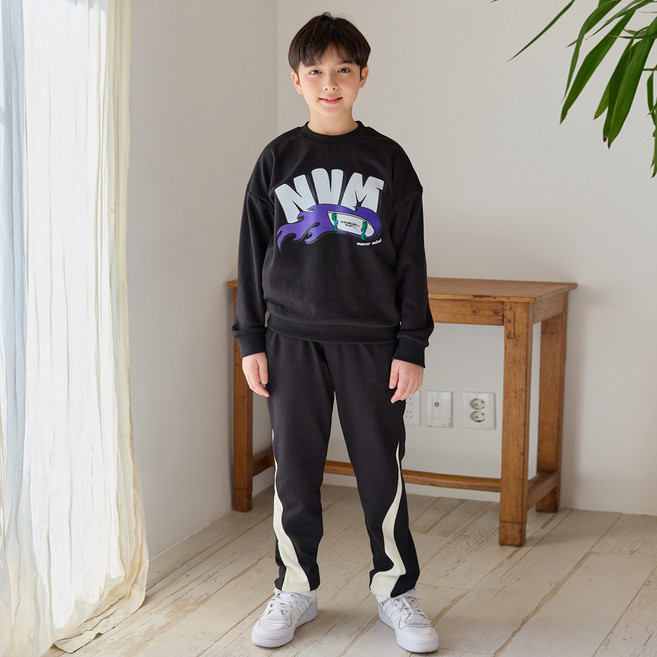 유라비 아동용 보드 라운드넥 긴팔 맨투맨 + 스포티 그라운드 절개 조거 팬츠 트레이닝 세트