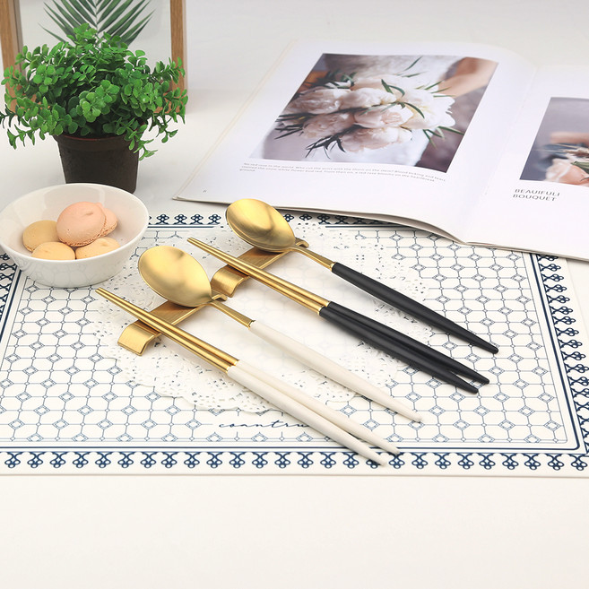 보겐 에펠 골드 수저 + 받침 2인 세트, 화이트, 블랙, 1세트, 숟가락2p + 젓가락2p + 스텐 수저 받침 2p