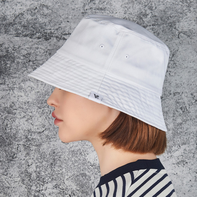 바잘 모노그램 라벨 컬러 버킷햇