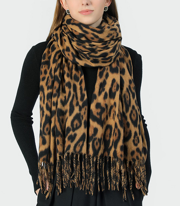 Moirbella 豹紋針織披肩圍巾