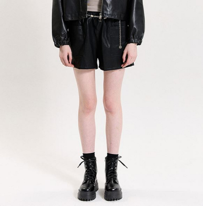 PINK PINEAPPLE 女款 POCKET LEATHER SHORTS