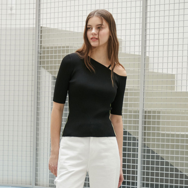 에고이스트 여성용 소매 자수 포인트 언발 네크 슬림 반소매 니트 ER2BO409