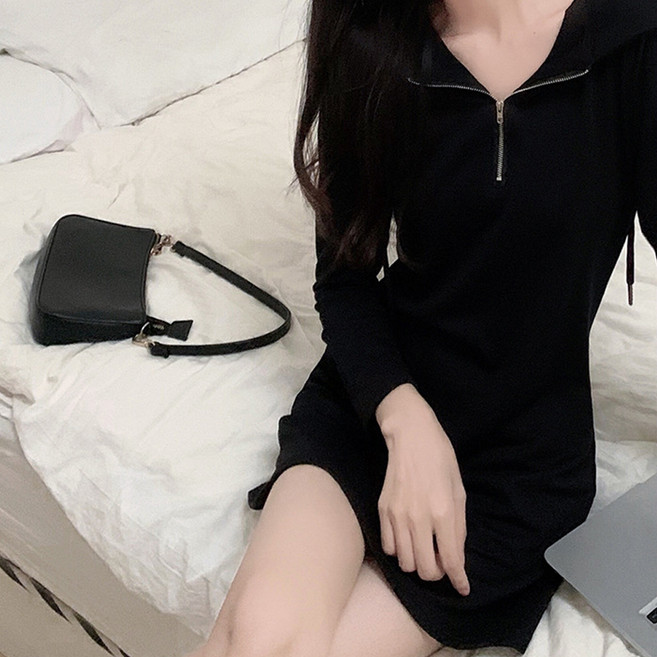 TheSirup 女款慵懶風簡約迷你A字連帽洋裝, 黑色