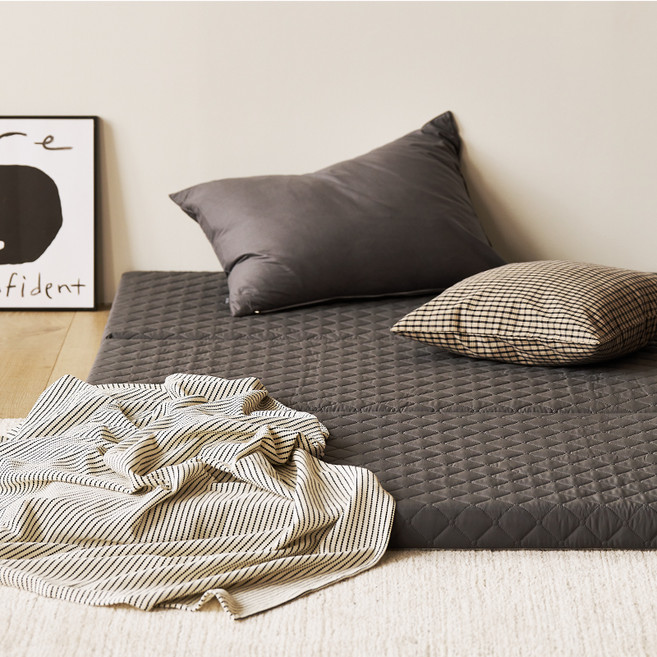 이룸홈 탄탄한 접이식 침대형 3단 수면 토퍼 매트리스