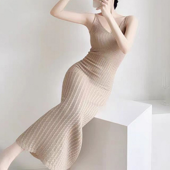 모이르벨라 브이넥 니트 바캉스 민소매 롱 원피스 O263-0120