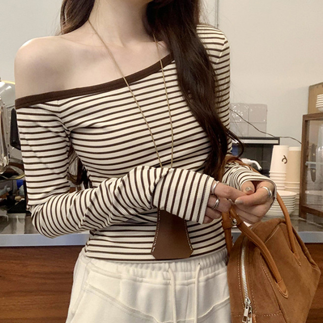 어썸풀 여성용 네모라드 오프숄더 티셔츠 A26SPT112414