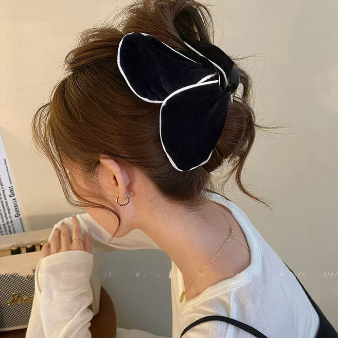 Paperments Floen 絲絨大蝴蝶鯊魚夾 13cm 13600