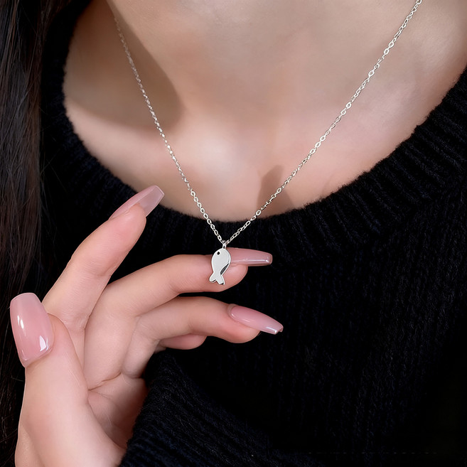 붓다베스트 여성용 행운의 물고기 펜던트 목걸이