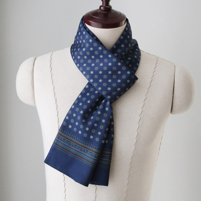 varvisu 男性週末長領巾