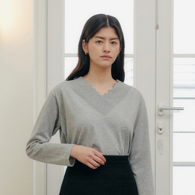yuppe 女款 LONG SHIRRING T SHIRT