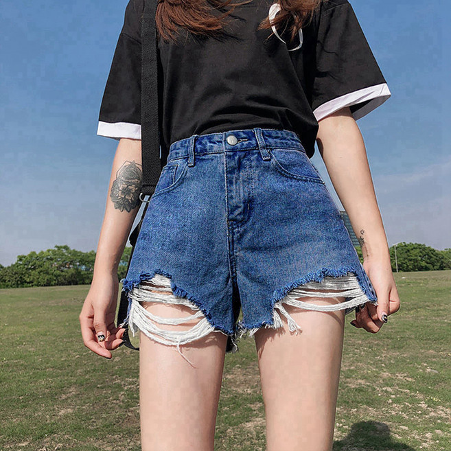 MarketA 女款破洞復古牛仔短褲