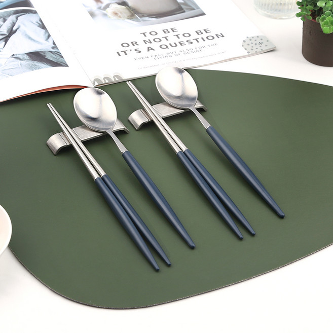 보겐 에펠 실버 수저 + 받침 2인 세트, 블루, 블루, 1세트, 숟가락 2p + 젓가락 2p + 스텐 수저 받침 2p