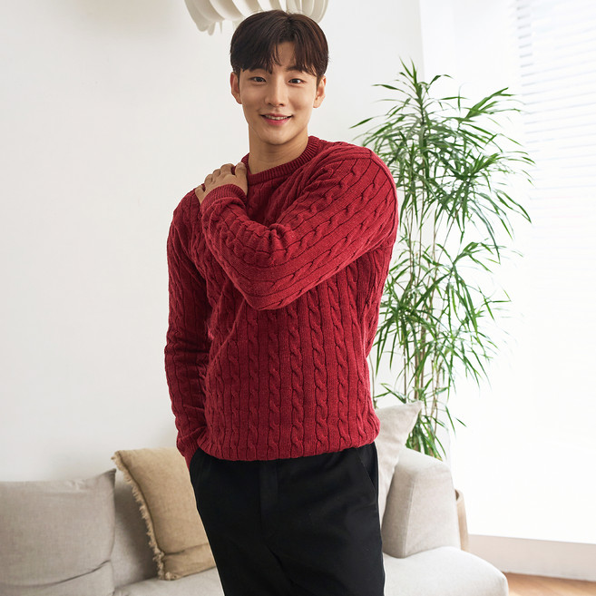 핵쿨남 남성용 어깨넓어보이는 머슬핏 꽈배기 니트