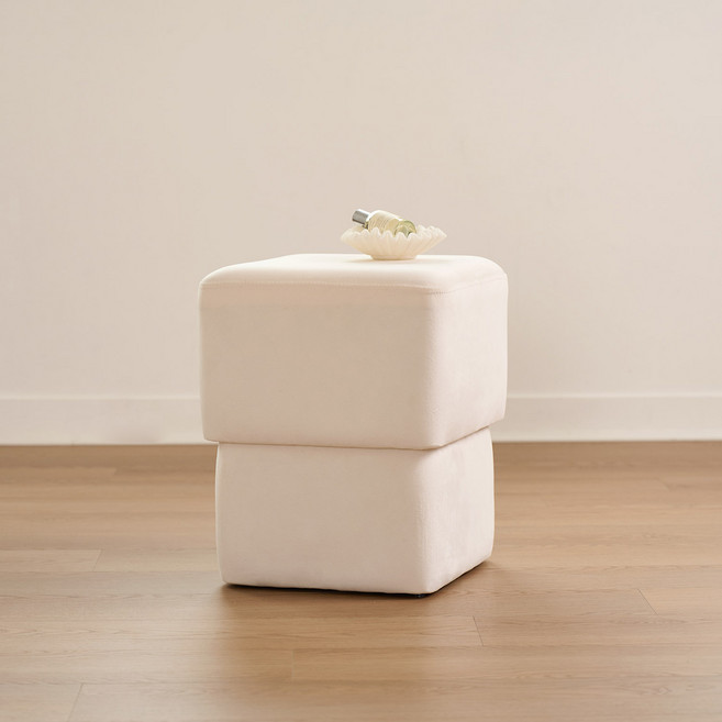 룸앤홈 푸프 벨벳 큐브 스툴, 크림, 1개