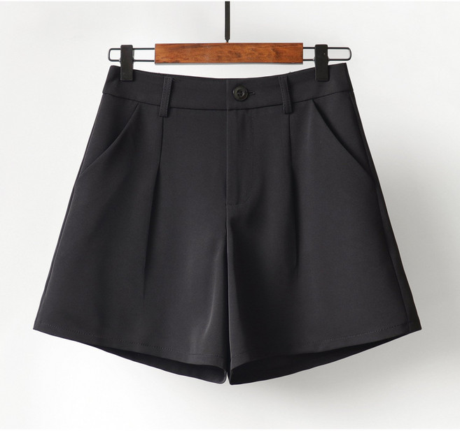 女款鈕扣西裝短褲