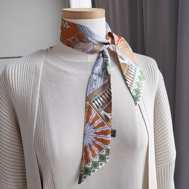 varvisu 100% 真絲 都會馬 迷你領巾