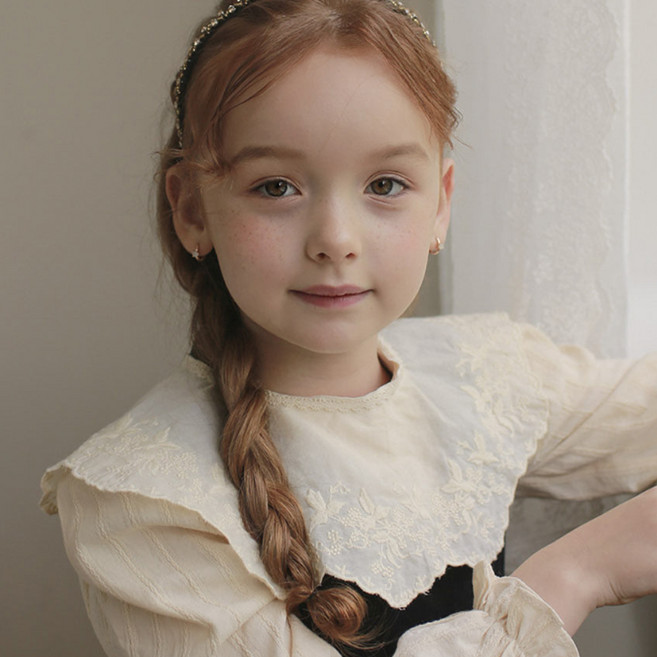 럭키밤비네 빈티지 클래식 넥케이프