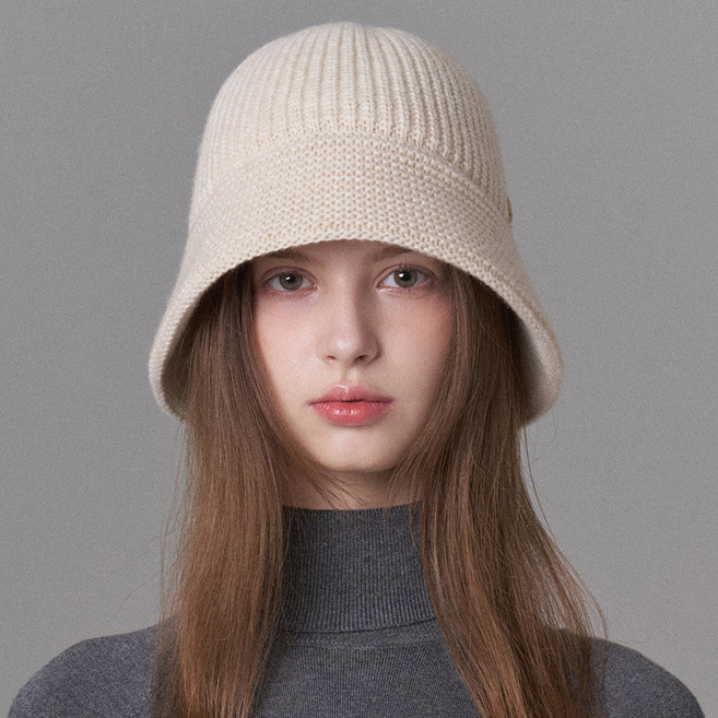 화이트샌즈 울 블렌디드 니트햇 오슬로