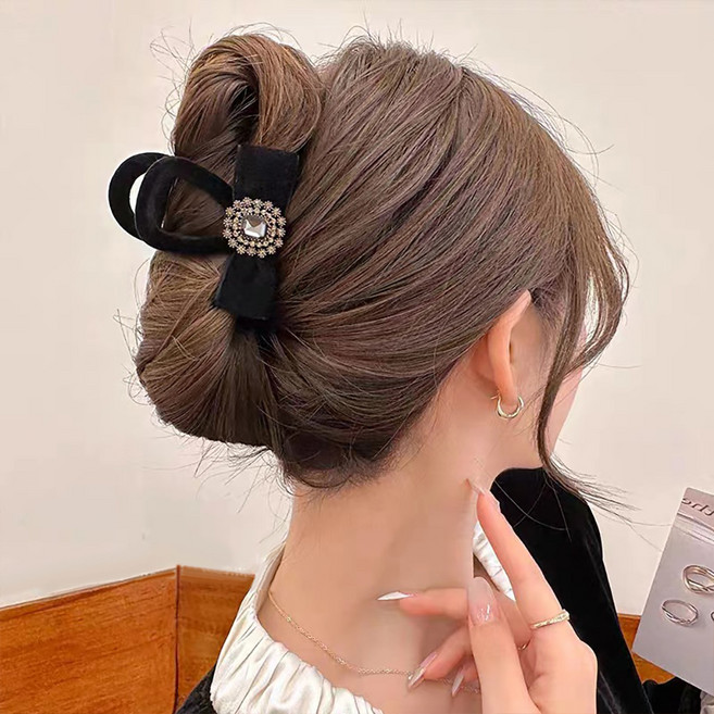 미다미 소마 벨벳 빈티지 큐빅 하프 집게핀 1409