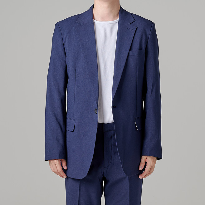 Carbonell 男款簡約翻蓋口袋單扣西裝 BSUT02