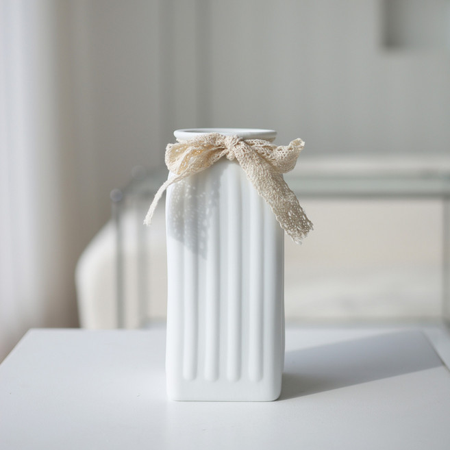 하루의공간 도자기 꽃병, 화이트