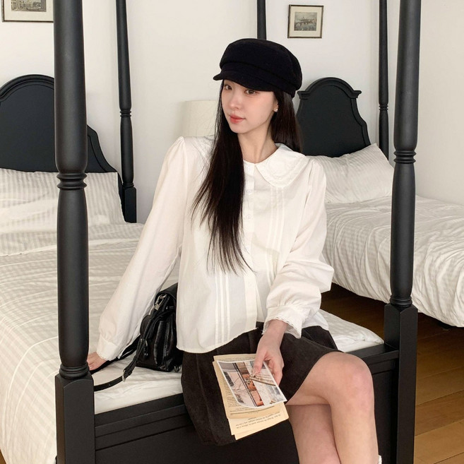 시크블랙 비엘라 핀턱 레이스 둥근 카라 블라우스 cpbl5866k5c