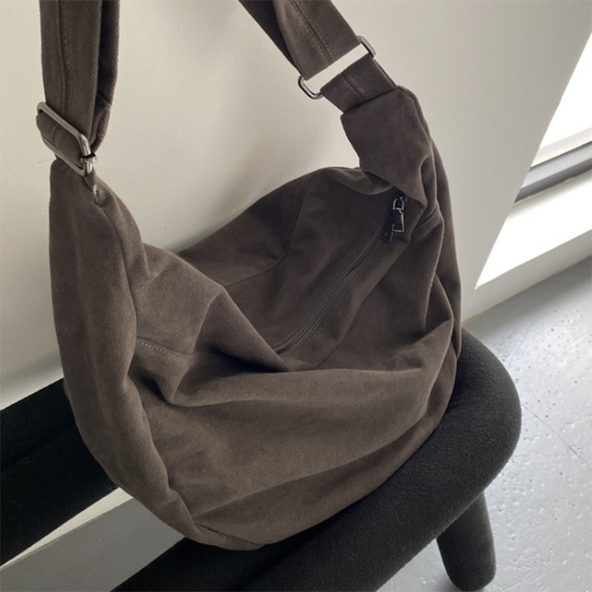 PEONIST 休閒餃子包中性斜揹包, 炭灰色