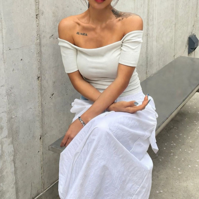 라라온 여성용 심플 오프숄더 크롭 슬림 반팔티 26TSP4020