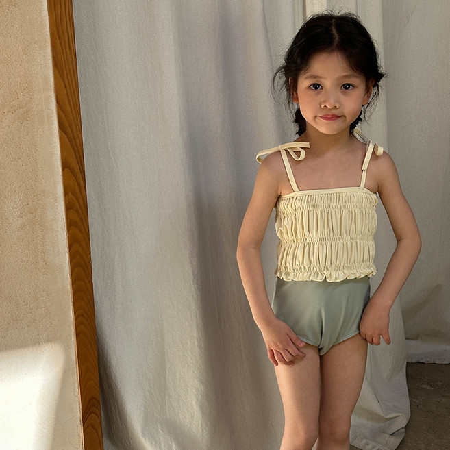 유블리 아둉용 도루핀 어깨리본 셔링 스윔웨어 투피스 세트