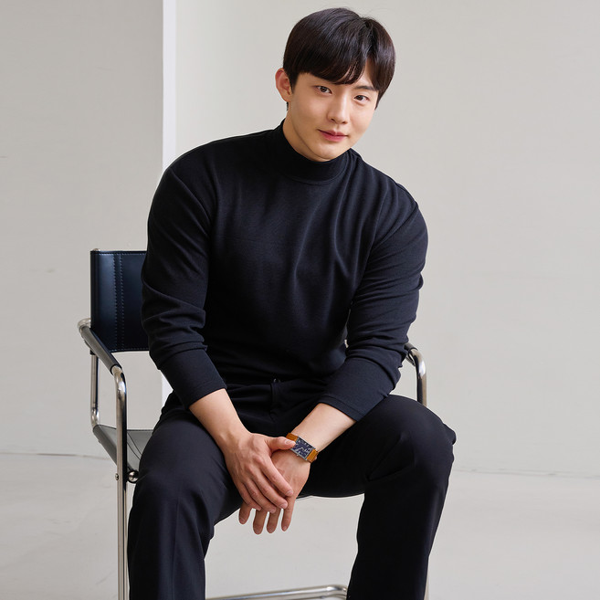 핵쿨남 남성용 어깨넓어보이는 머슬핏 긴팔 반폴라 티셔츠