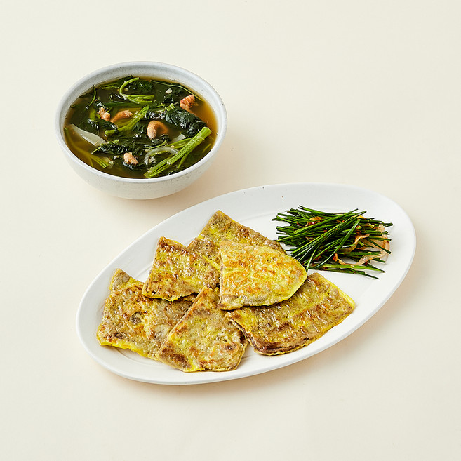 압구정 예향 한끼 아욱국 500g + 소고기육전과 영양부추무침 180g 세트 B, 680g, 1세트