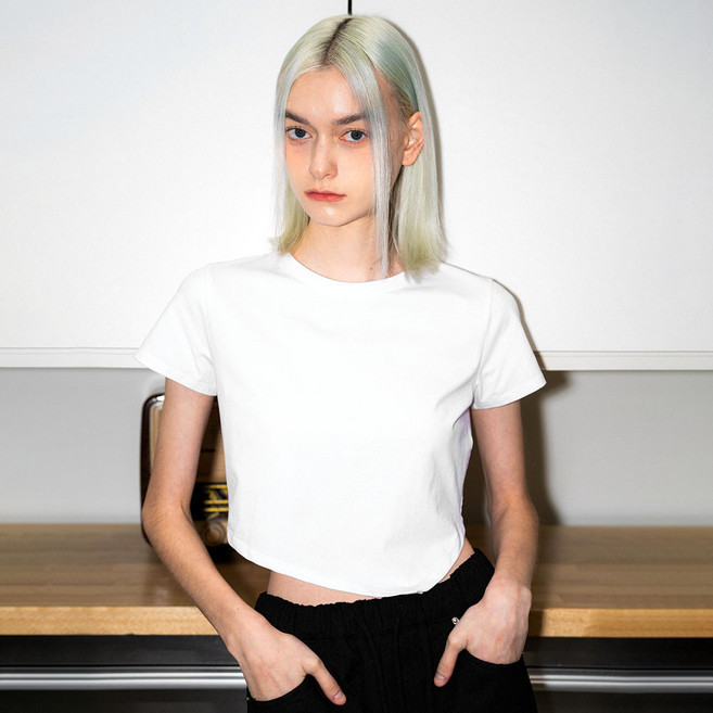 제너럴아이디어 여성용 언발란스 실켓 스판 슬림핏 크롭티 WBD1L01511