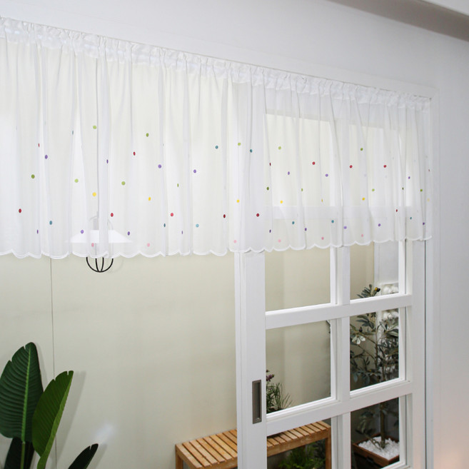 daheim 彩色圓點刺繡短窗簾, 白色