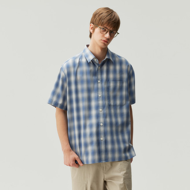 MIND BRIDGE 男士漸層格紋寬鬆版短袖襯衫 MZWS31A2
