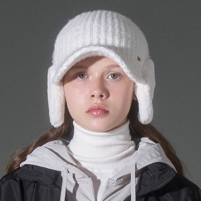 화이트샌즈 여성용 드보라 울 니트 귀달이퍼 볼캡