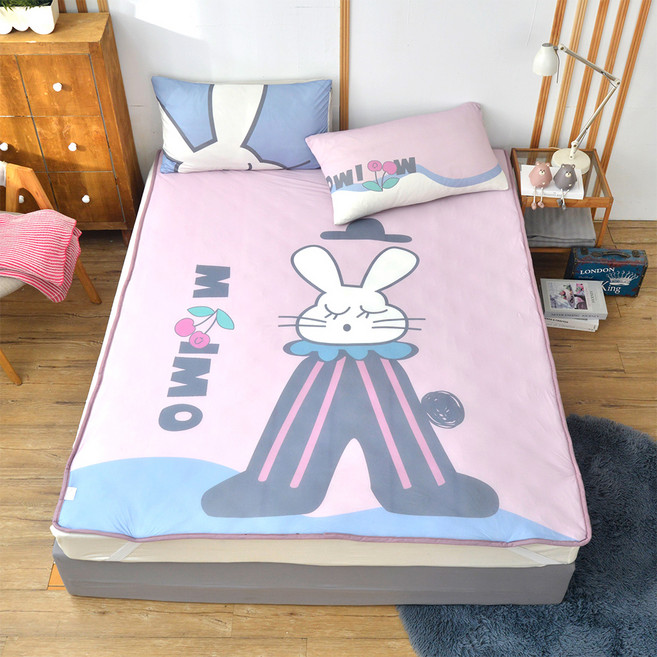 aibo 瞬涼5度 冰絲 針織涼感墊3件組 涼感墊 + 枕套 2個 Queen Size(180 x 200cm) 日系 卡通 大兔寶 一觸即涼