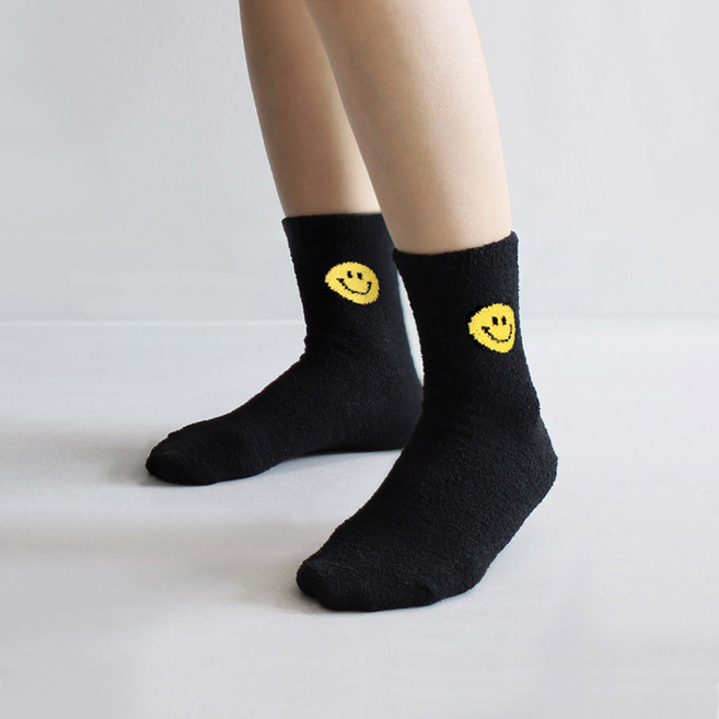 코지라벨 여성용 부드러운 촉감 심플 스마일 수면양말