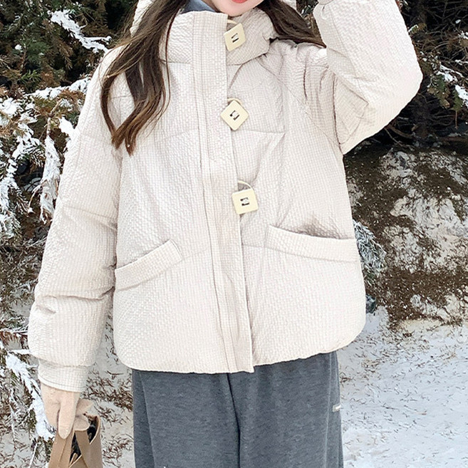 Moirbella 女款Choa鈕扣重點短版羽絨外套