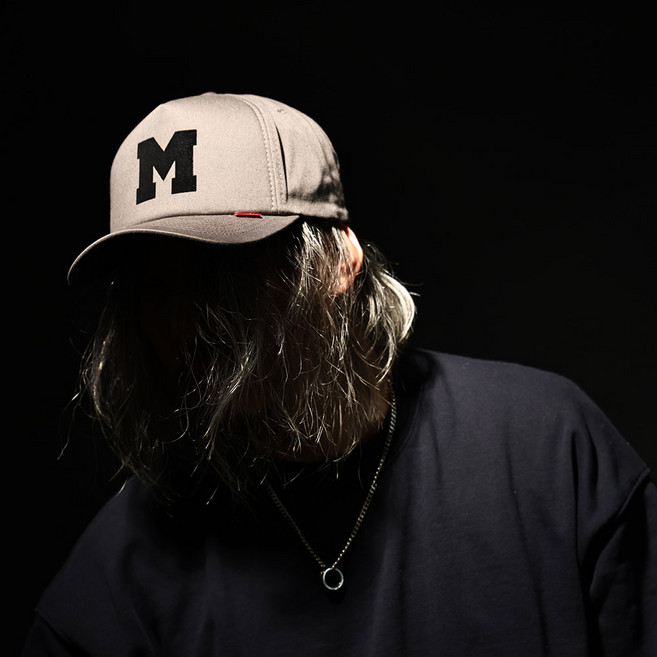 언팩트 M 로고 빅사이즈 볼캡