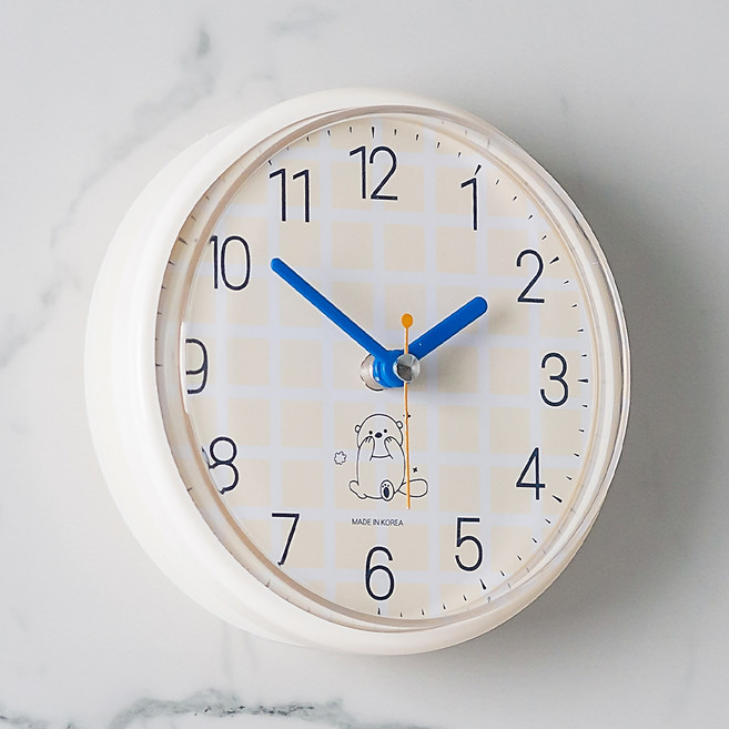플라이토 쿨디자인 욕실 흡착 방수시계, 바다수달 화이트