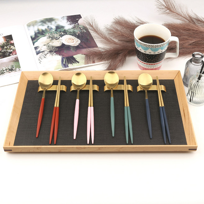 보겐 에펠 골드 수저 + 받침 4인 세트, 핑크, 올리브, 블루, 레드, 1세트, 숟가락4p + 젓가락4p + 스텐 수저 받침 4p