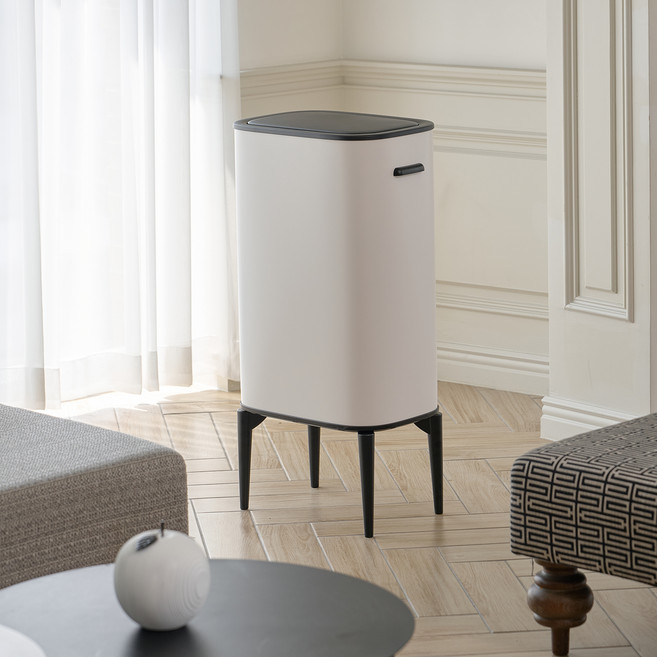 코드리빙 심플 핏 자동 센서 휴지통 모션감지 스마트 인테리어 쓰레기통 53L, 스톤베이지 + 블랙
