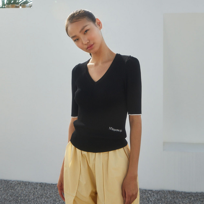 에고이스트 여성용 자수 포인트 슬림 V넥 반팔 풀오버 ER2BO412